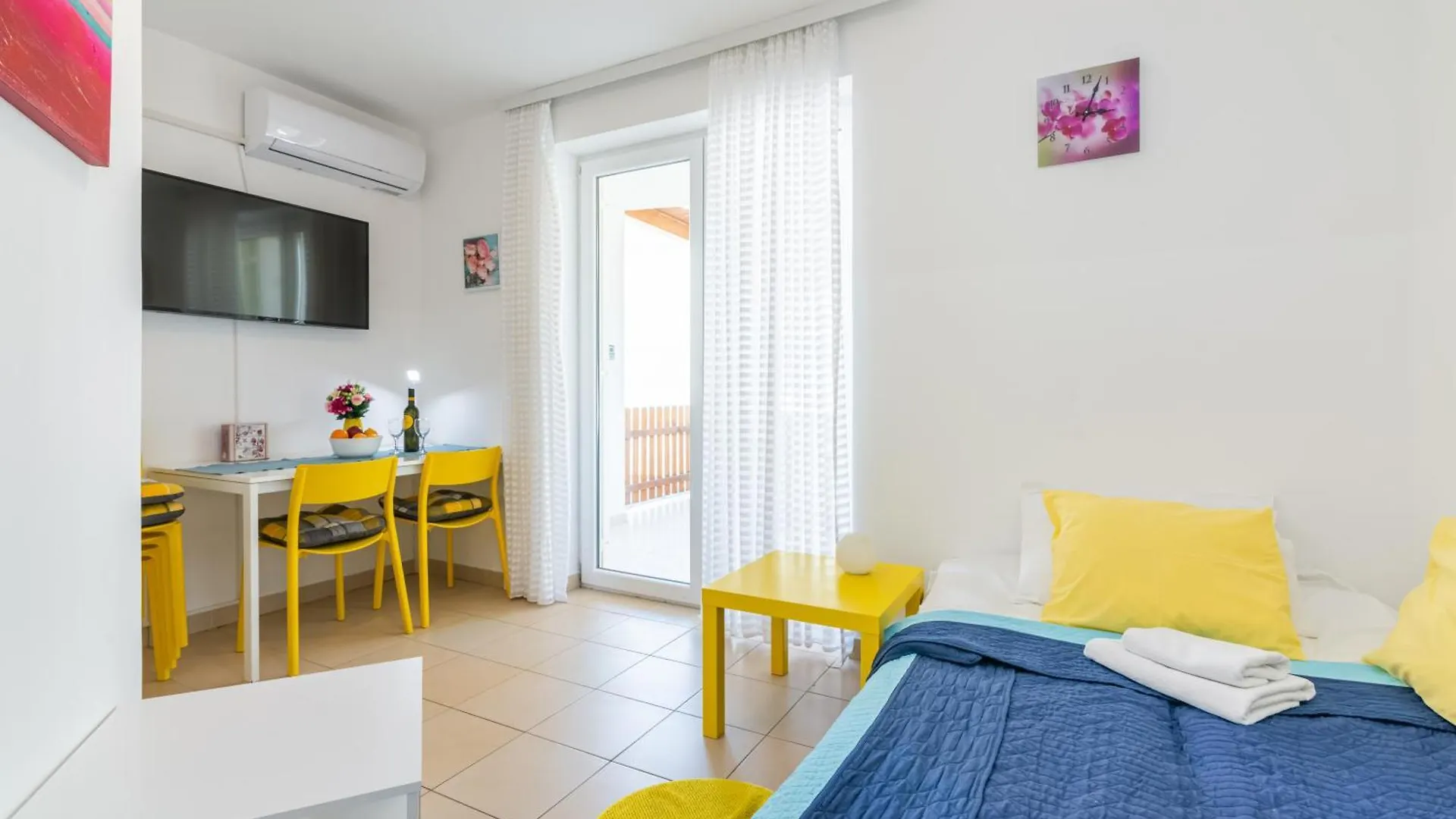 Apartments Olivella With Terrace Baska  0*, Baska (Krk)