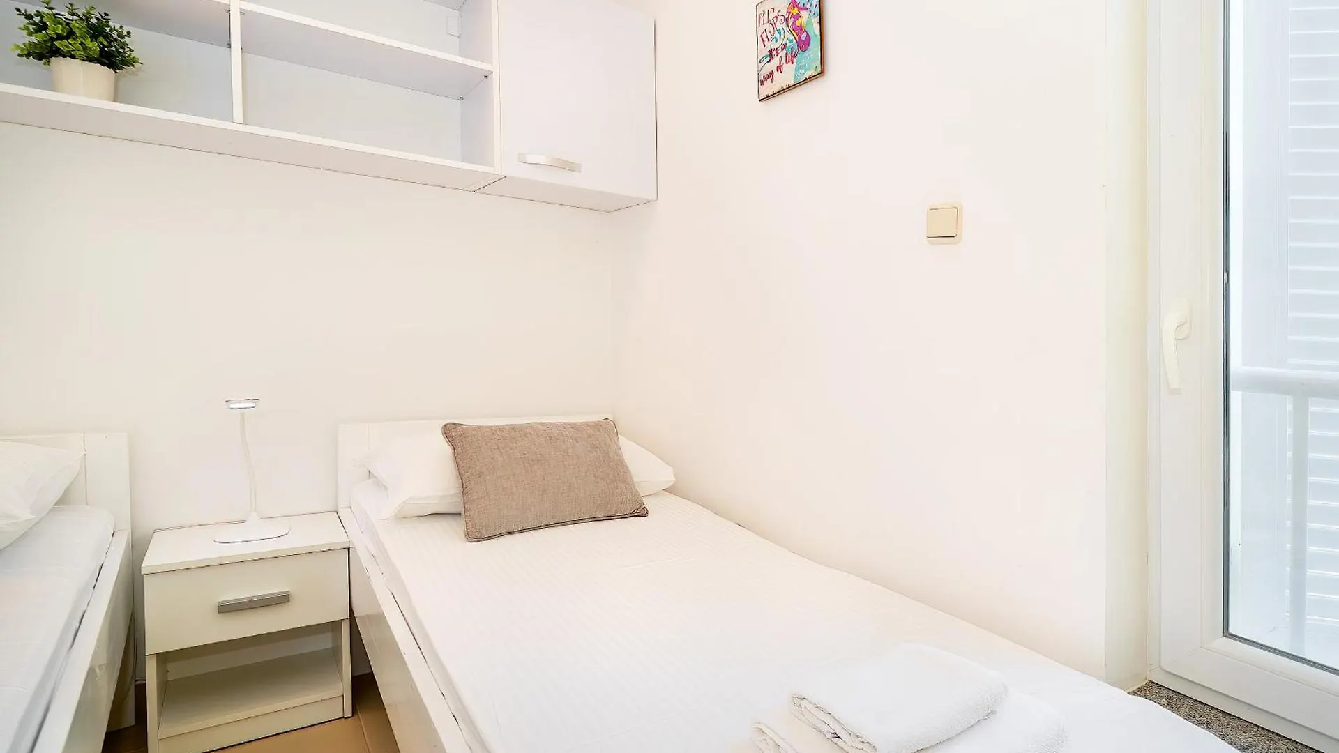Apartments Olivella With Terrace Baska  0*, Baska (Krk)